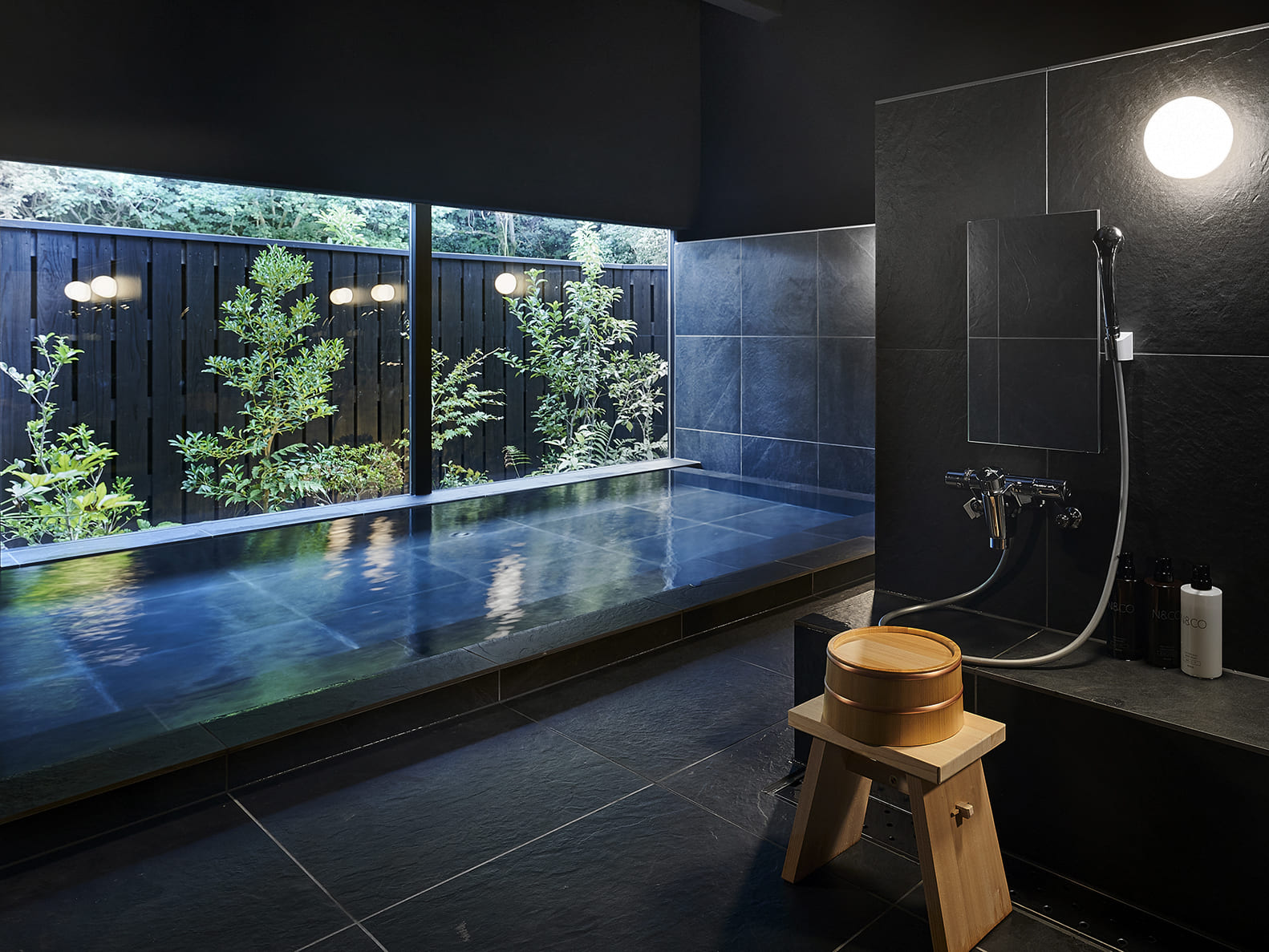 公式】茨城・五浦 幽谷隠田跡温泉｜源泉掛け流し&グランピング